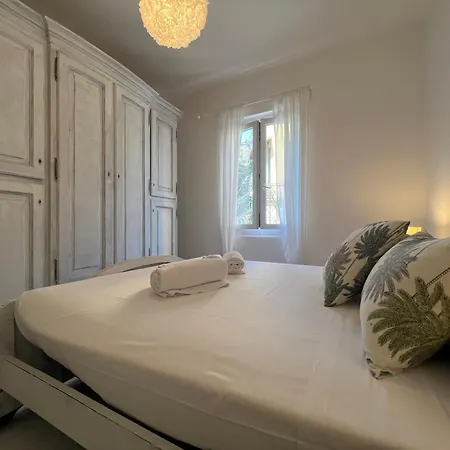 Mameli 6, Lejlighed